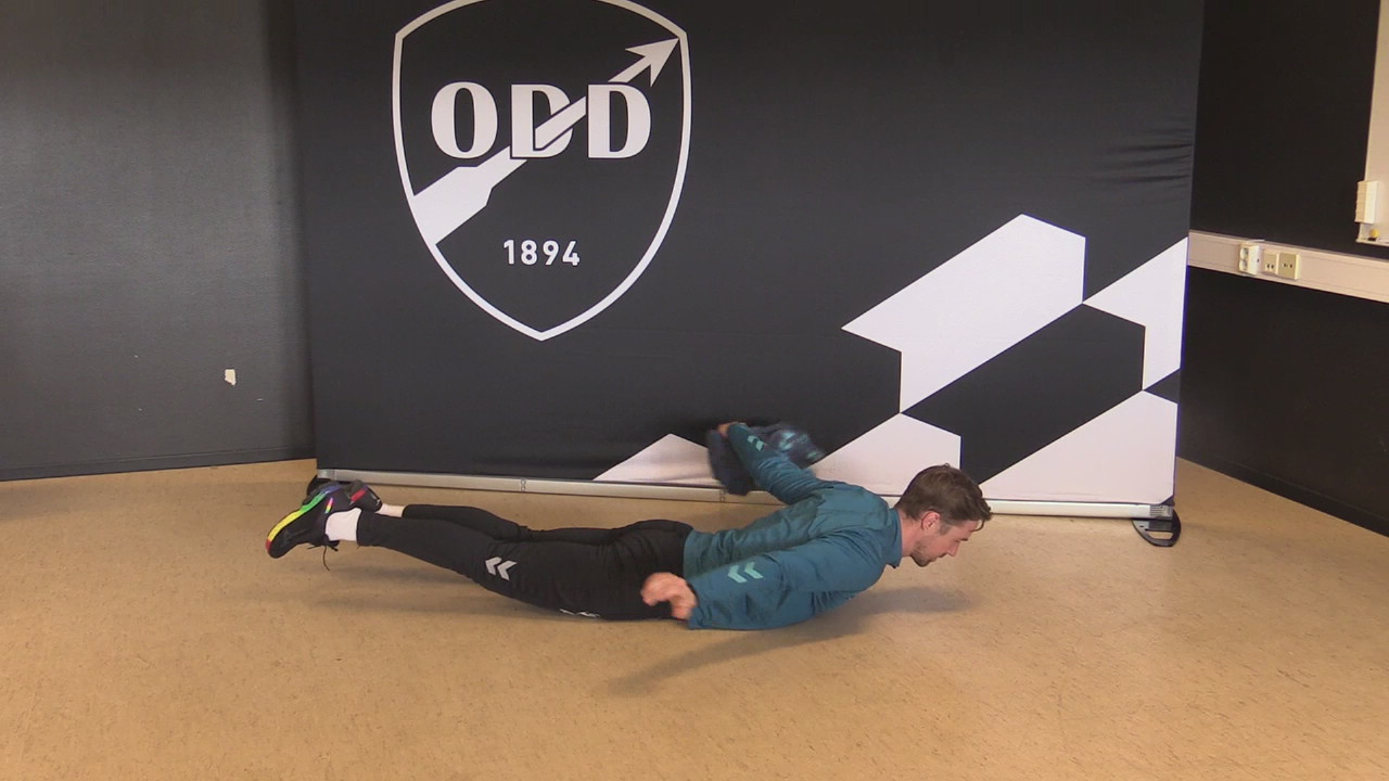 Rygghev med rotasjon og benhev Level 2.MP4